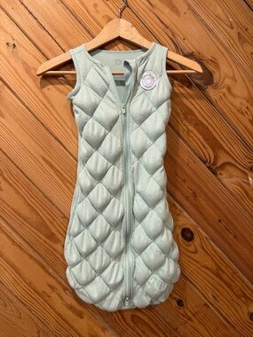 White Quilted Sleep Sack Pajamas with Zipper green 6-12 months